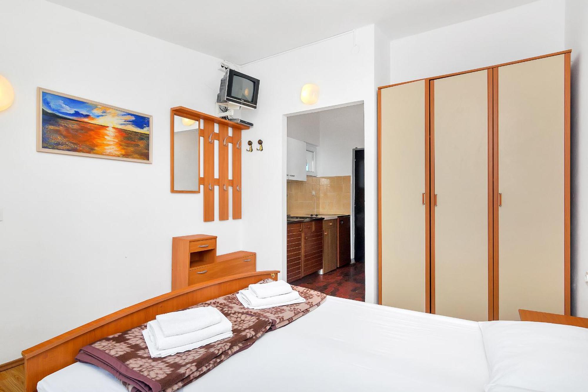Apartmani Cico Gdinj ภายนอก รูปภาพ